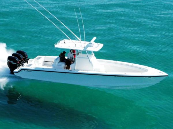 35' Sea Hunter (carbon/kevlar hull, pretty light and sweet 