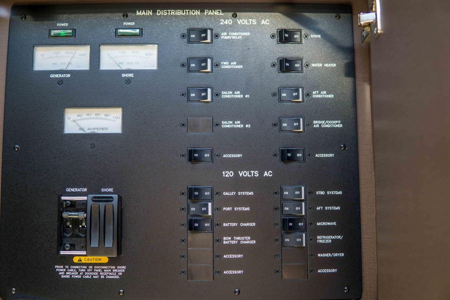 Sea Ray 470 Sundancer Electrical Panel