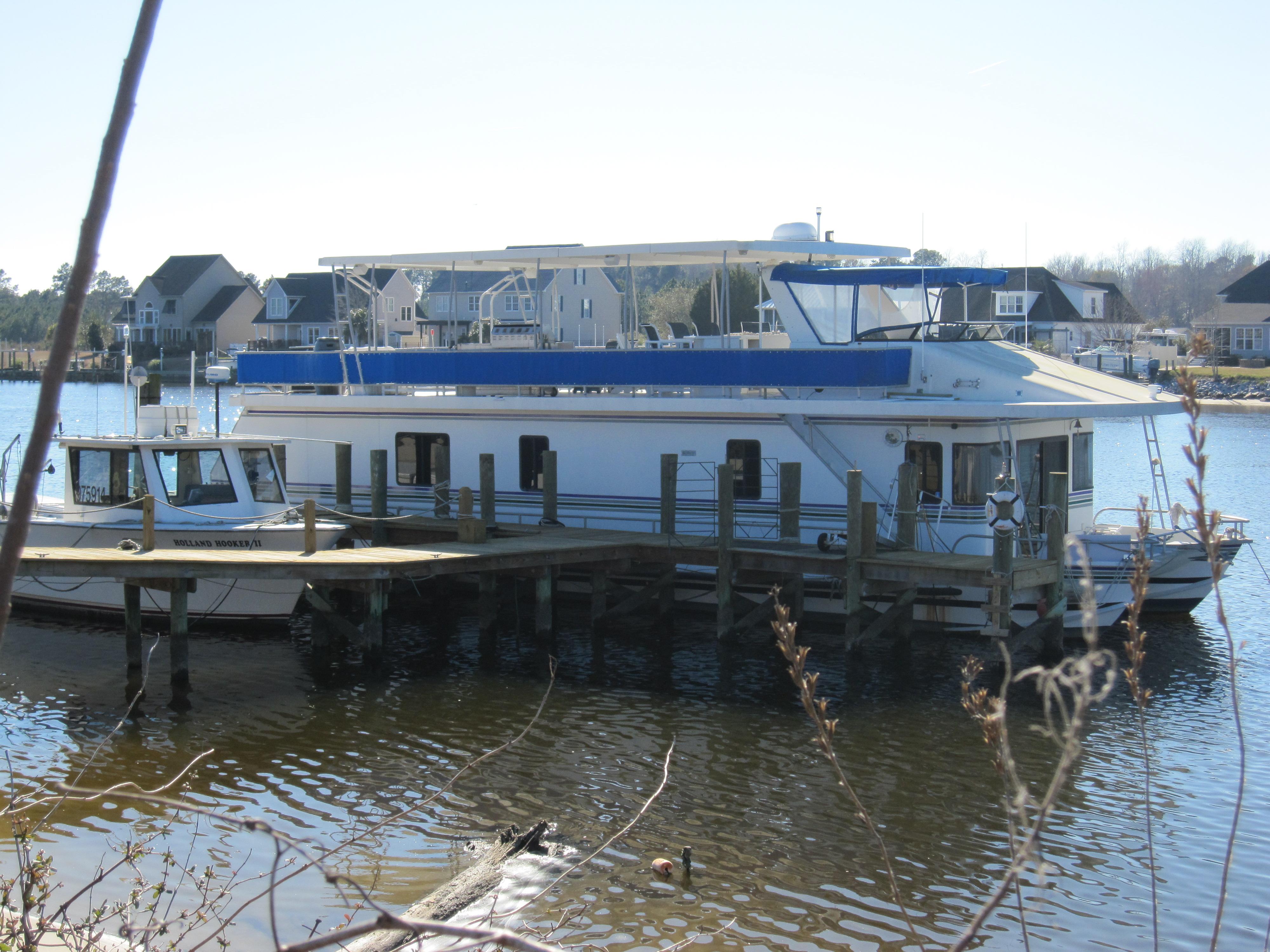 "Houseboat" Boat listings in NC