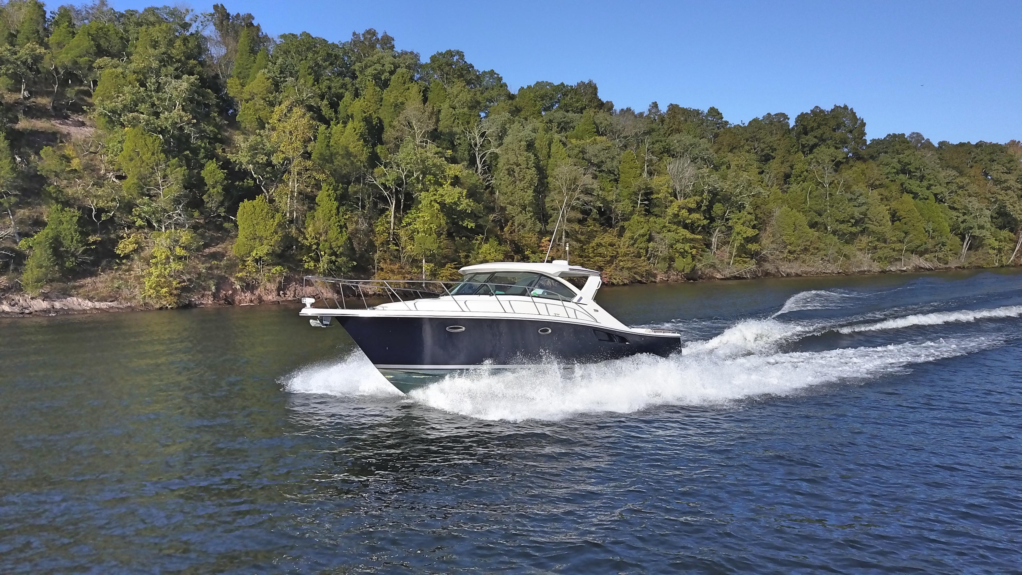 Lowe | New and Used Boats for Sale in Tennessee