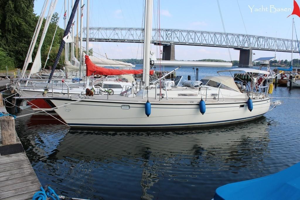 lm 380 sailboat