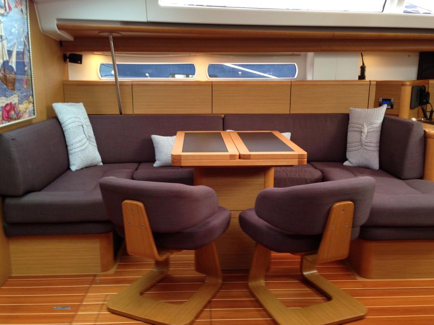 Jeanneau 57 Yacht Salon Interior