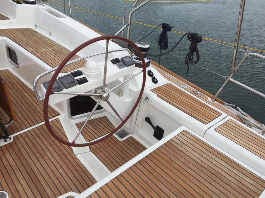 Jeanneau 57 Yacht Starboard Helm Wheel