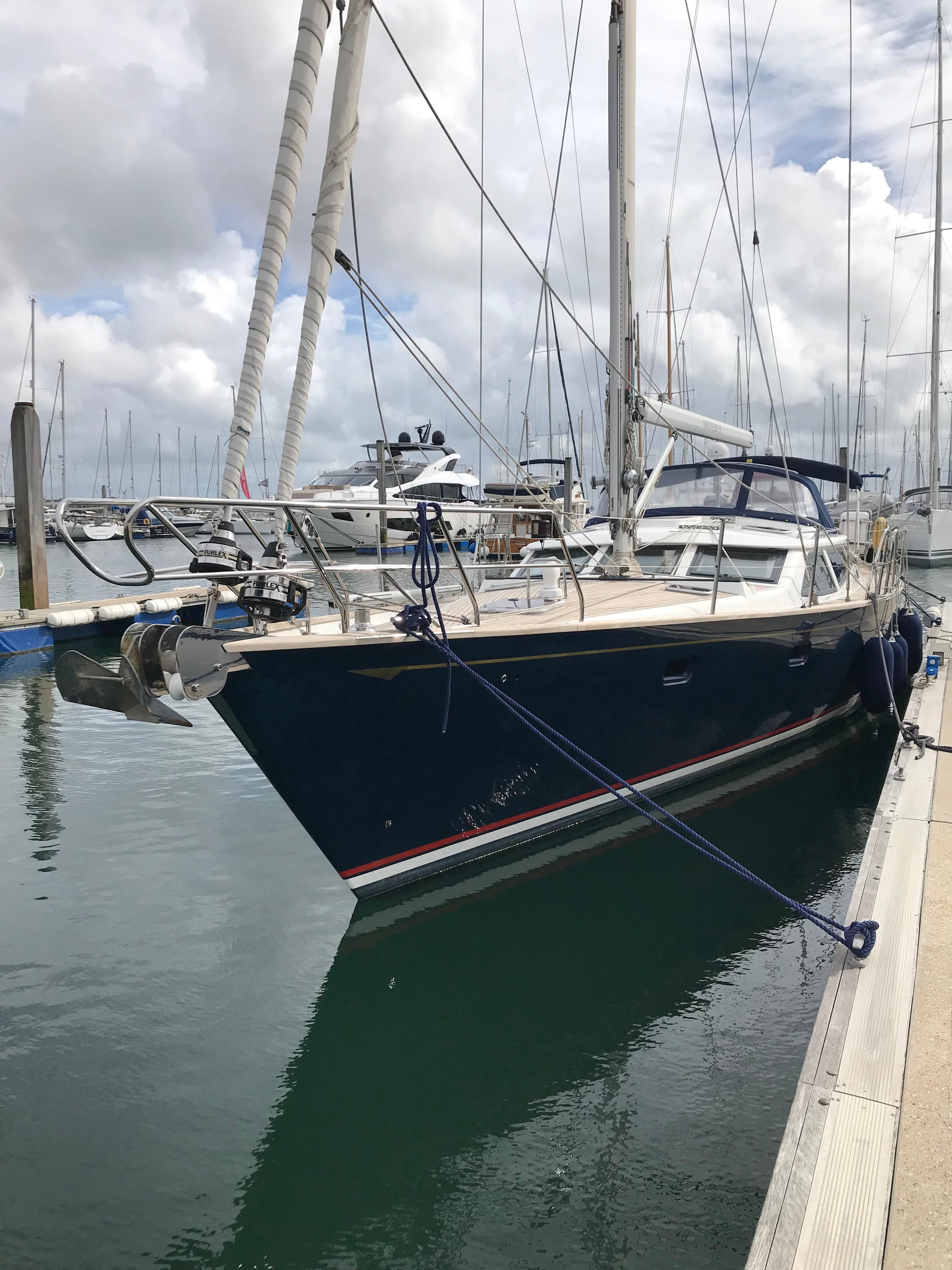 discovery 55 yacht for sale
