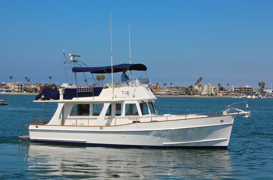 Grand Banks 42 Europa Yacht for sale in Long Beach