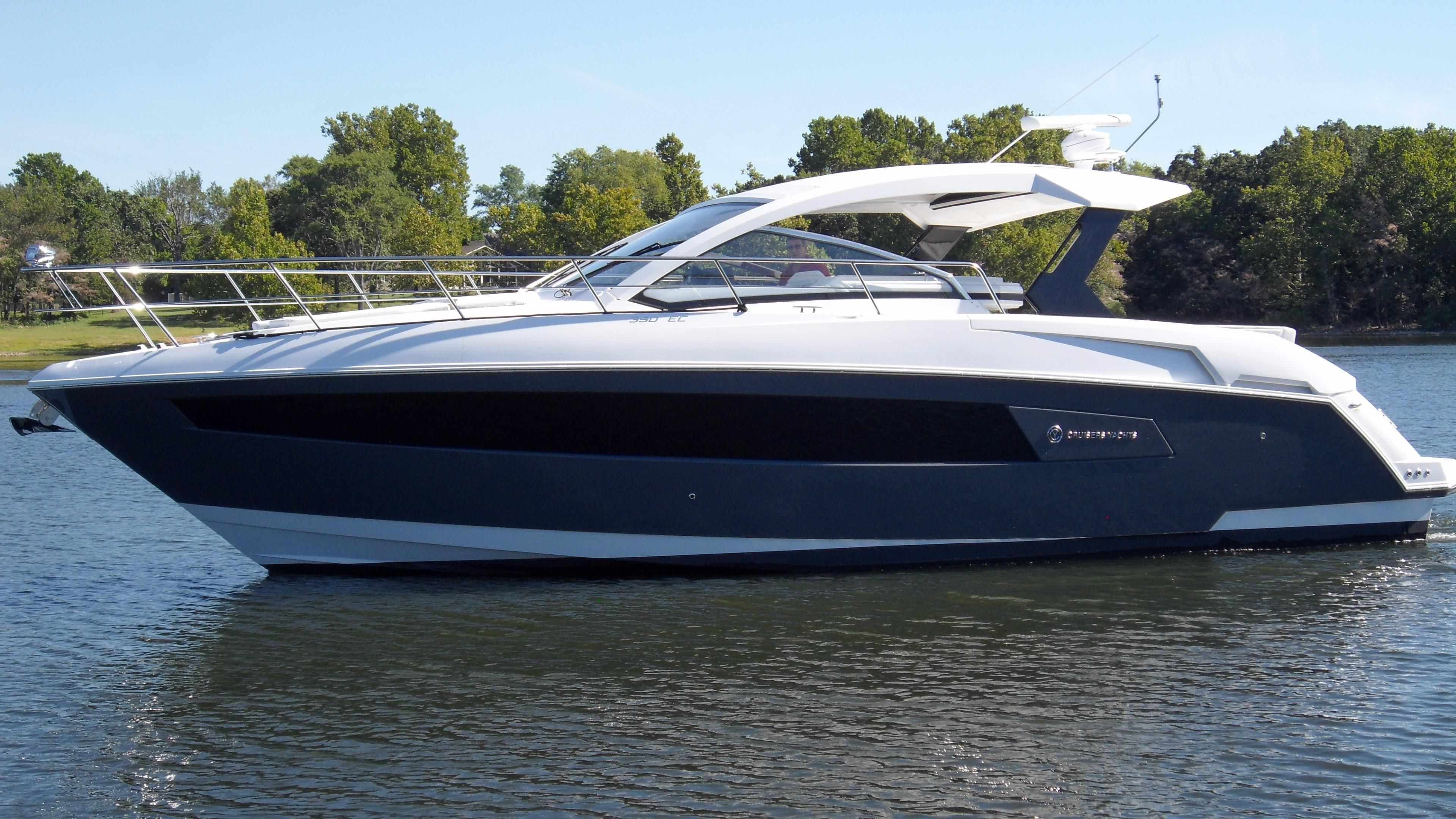 cruisers yachts 390 express for sale