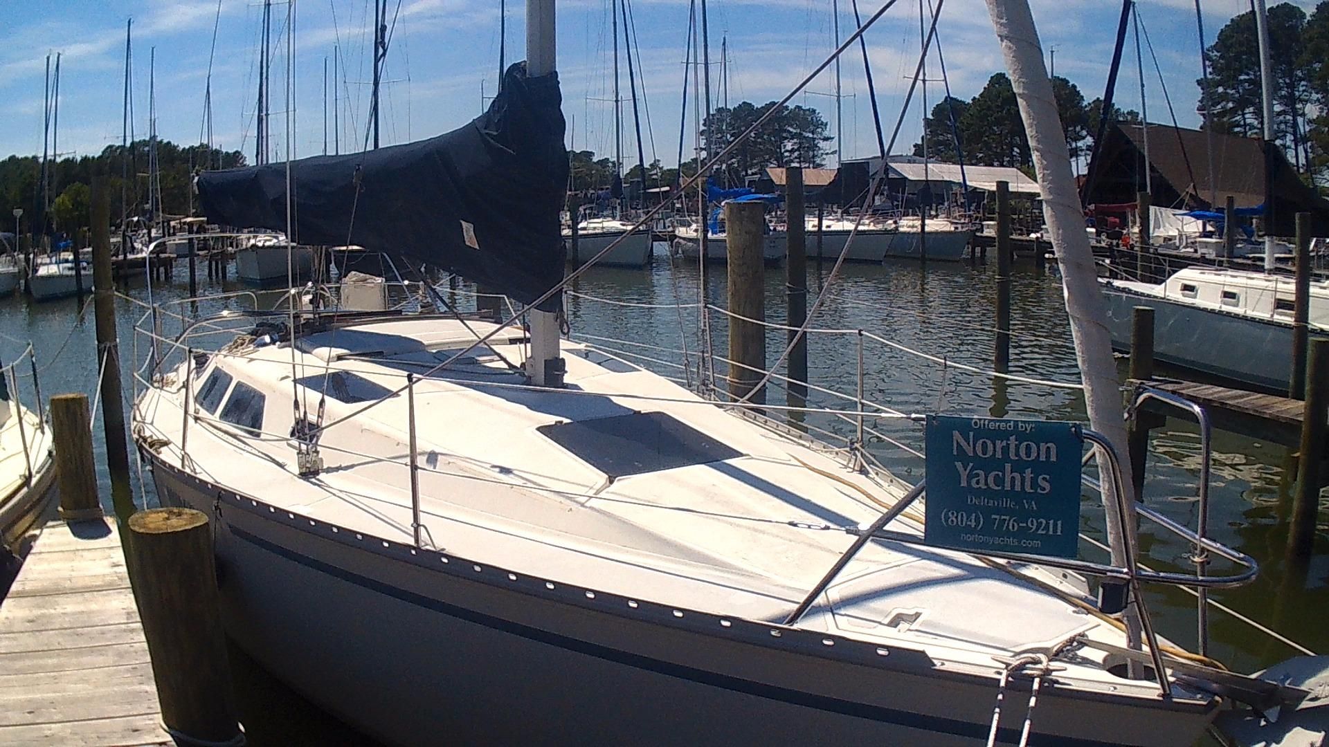 30 ft hunter sailboat weight