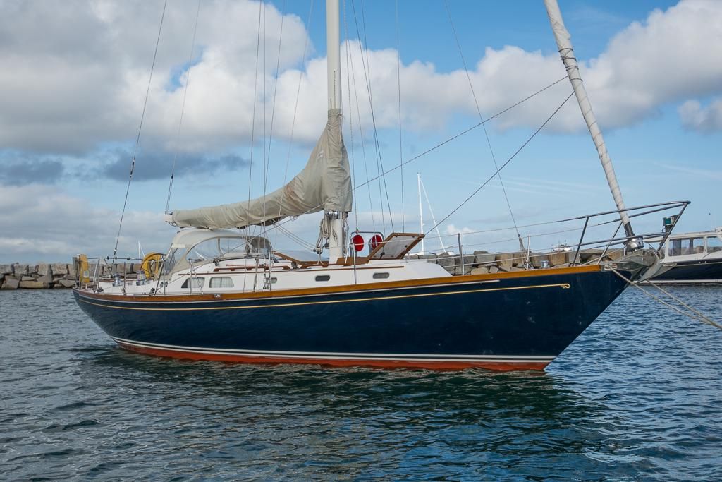 42 foot sailboat price