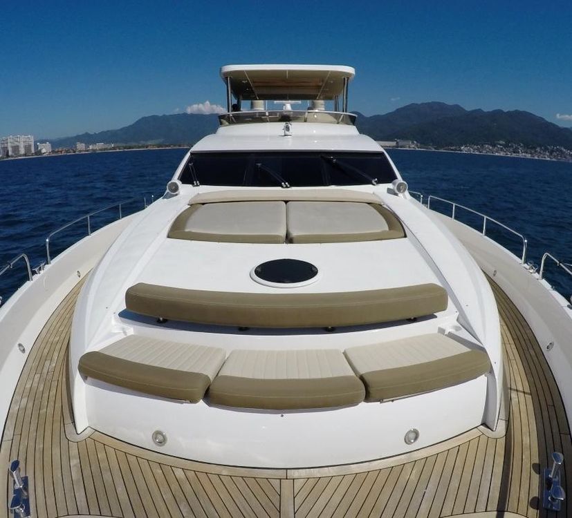 Sunseeker 82 Yacht Bow Seating