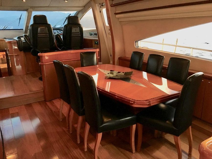 Sunseeker 82 Yacht Interior Salon
