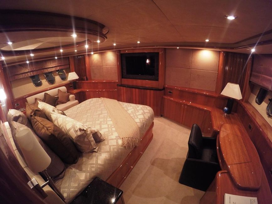 Sunseeker 82 Yacht Master Stateroom