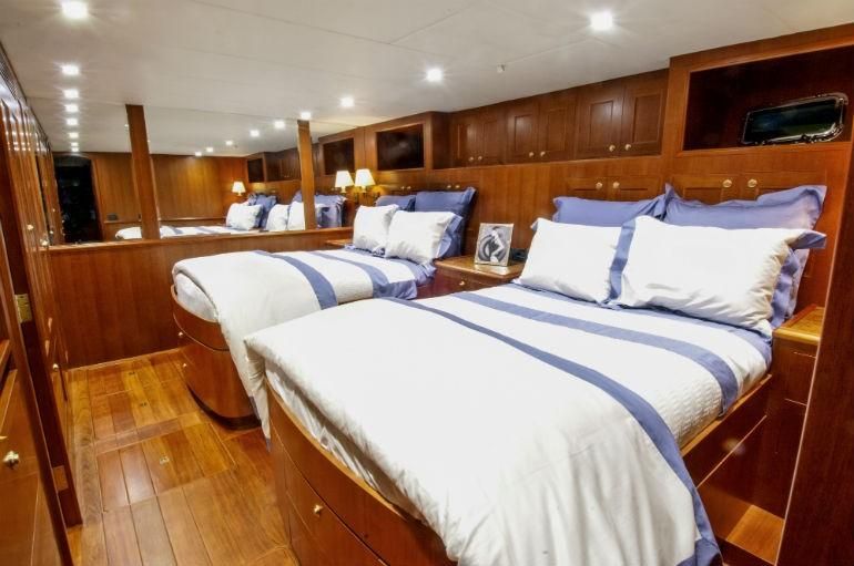 Offshore 90 Voyager Guest Bedroom