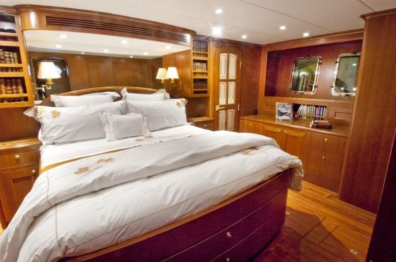 Offshore 90 Voyager Master Stateroom