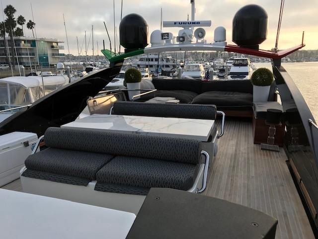 Amer 92 Yacht Flybridge Lounge