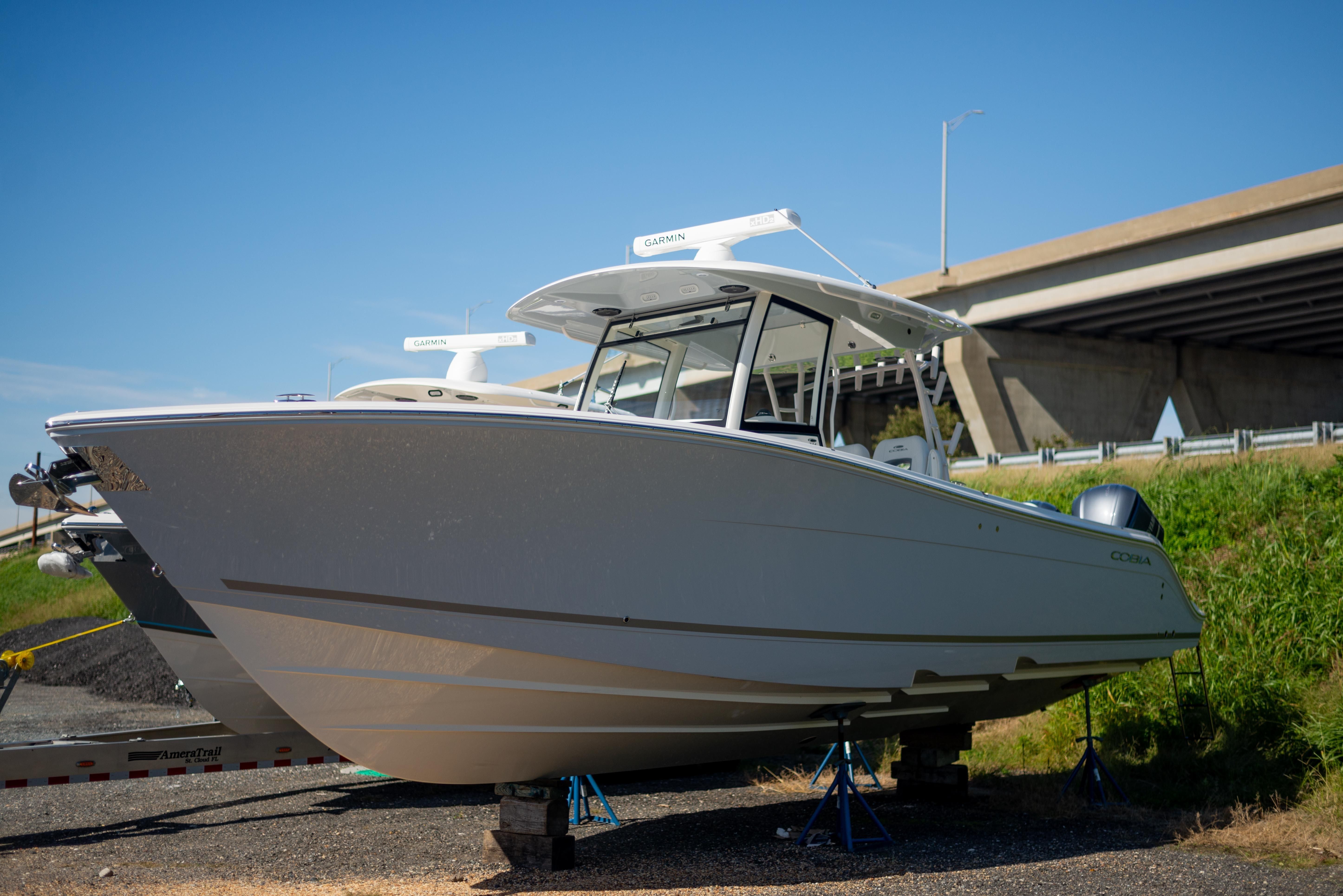 2019 Cobia 301 Center Console Power Boat For Sale - www 