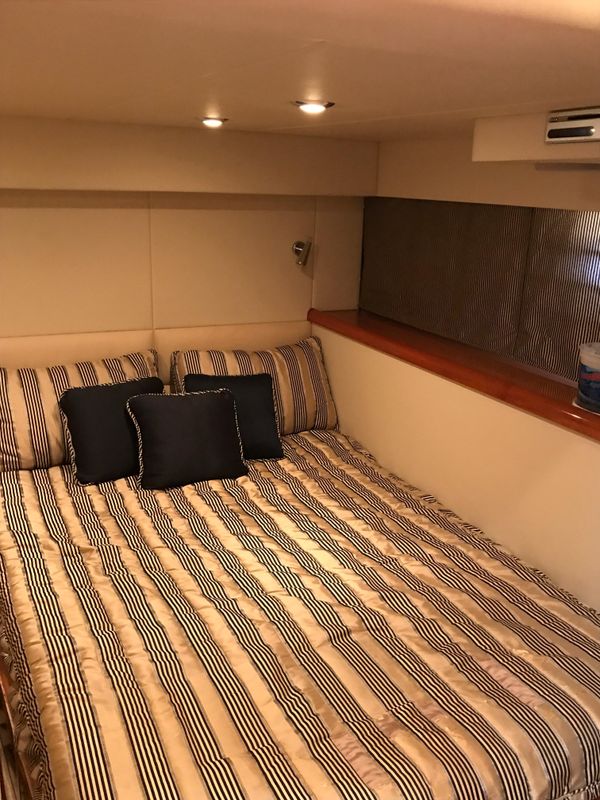 Sunseeker 53 Portofino Yacht Guest Bed