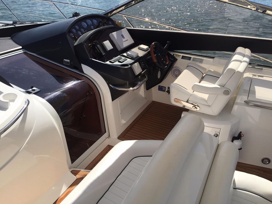 Sunseeker 53 Portofino Yacht Helm Seats