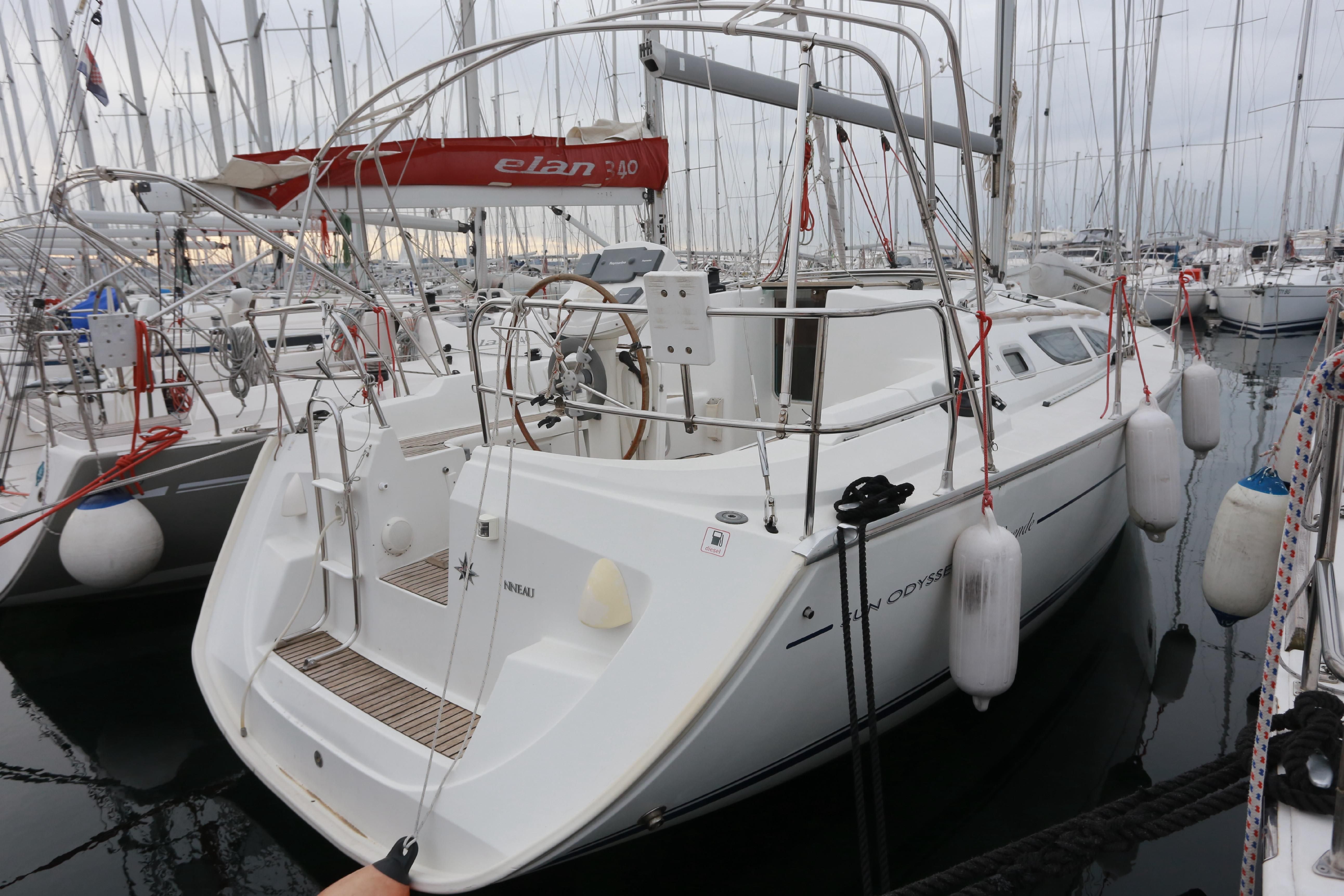 jeanneau 35 yachts for sale