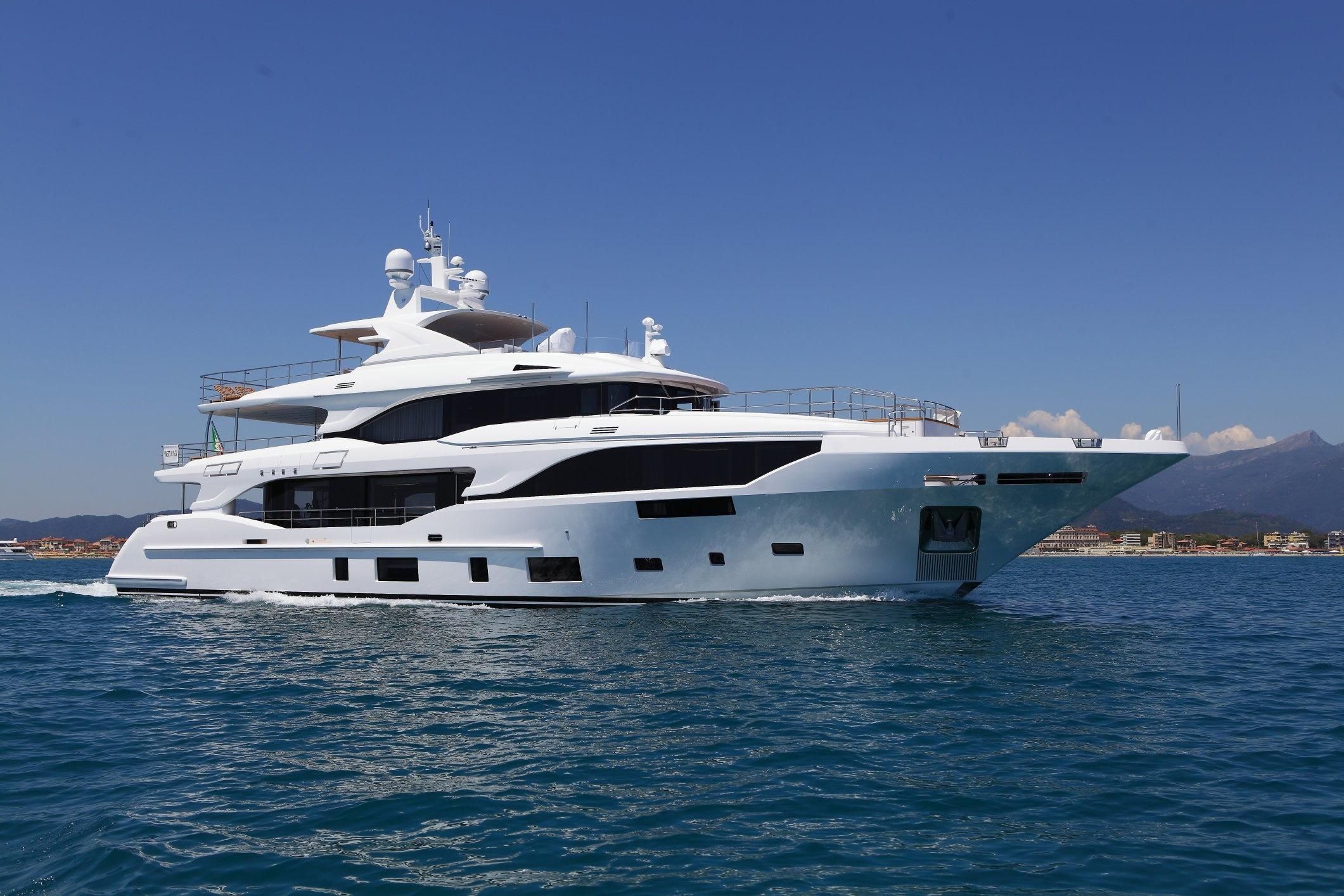 motor yacht for sale italy