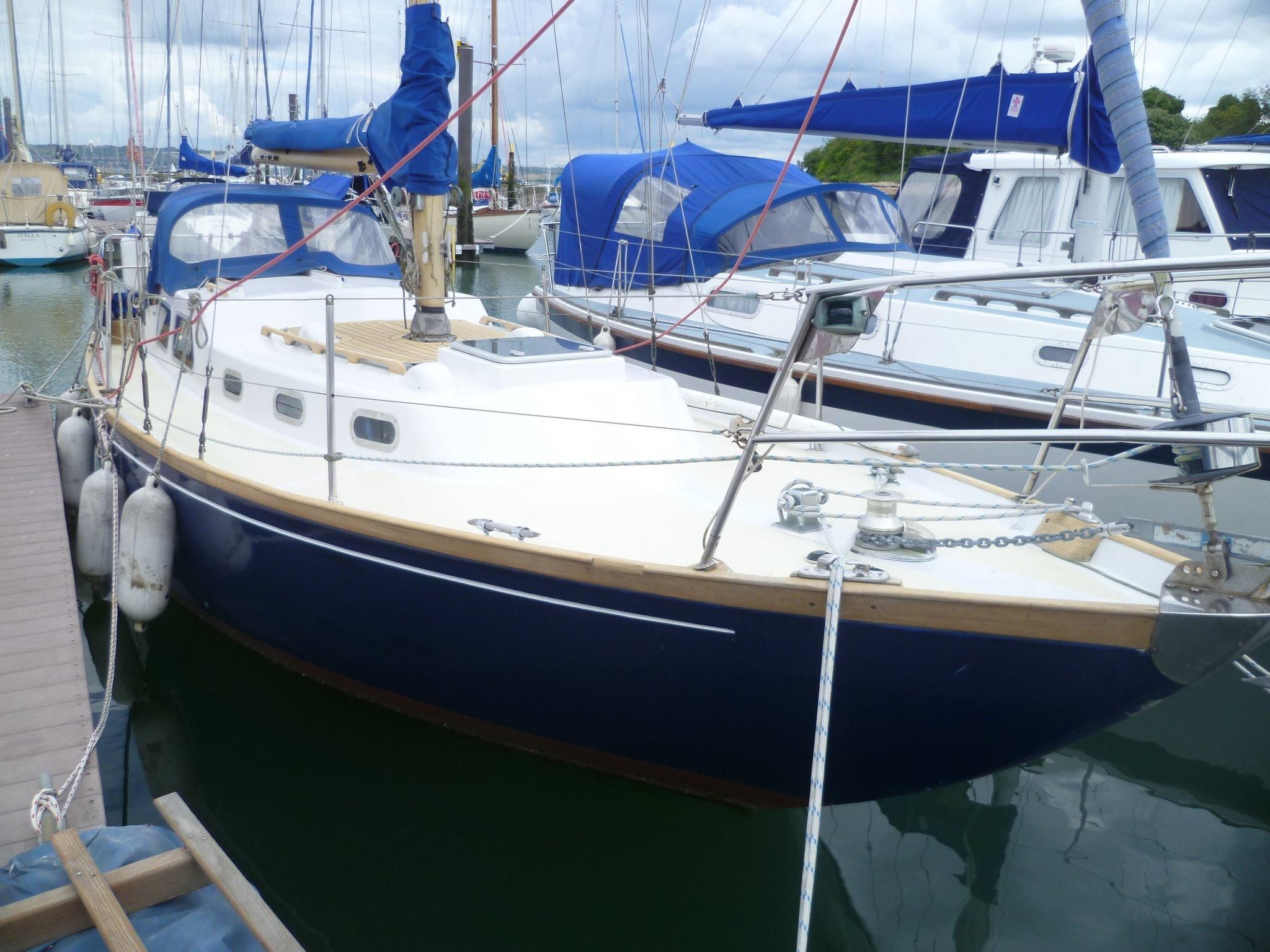 maxi 32 sailboat