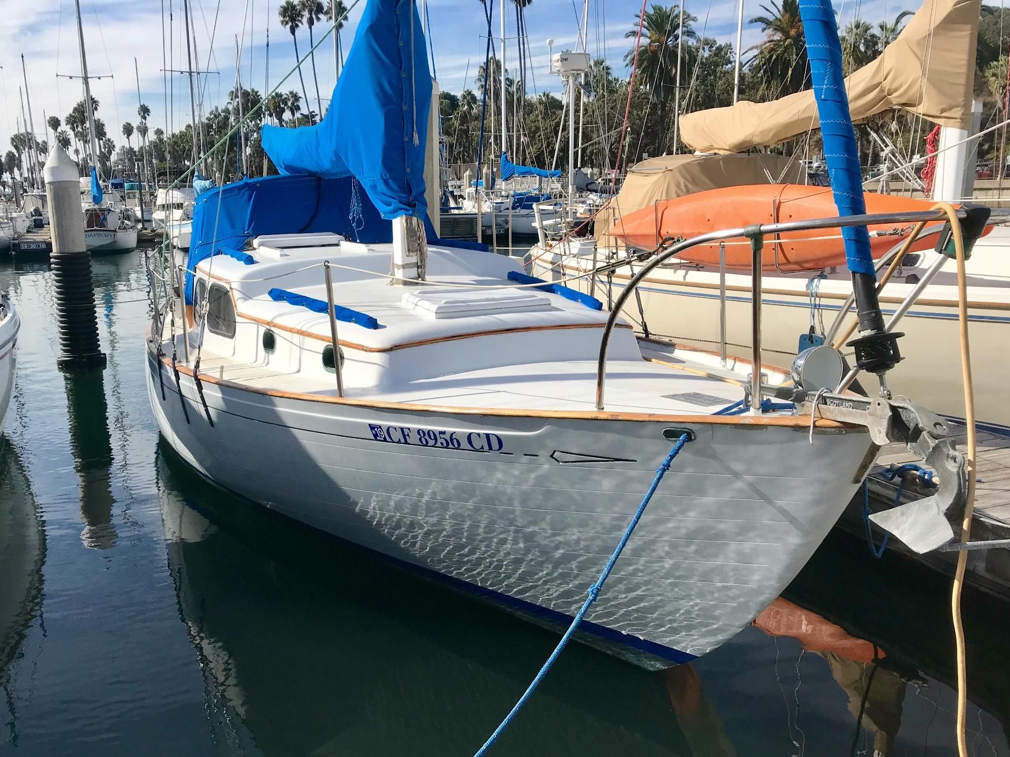 32 ft islander sailboat