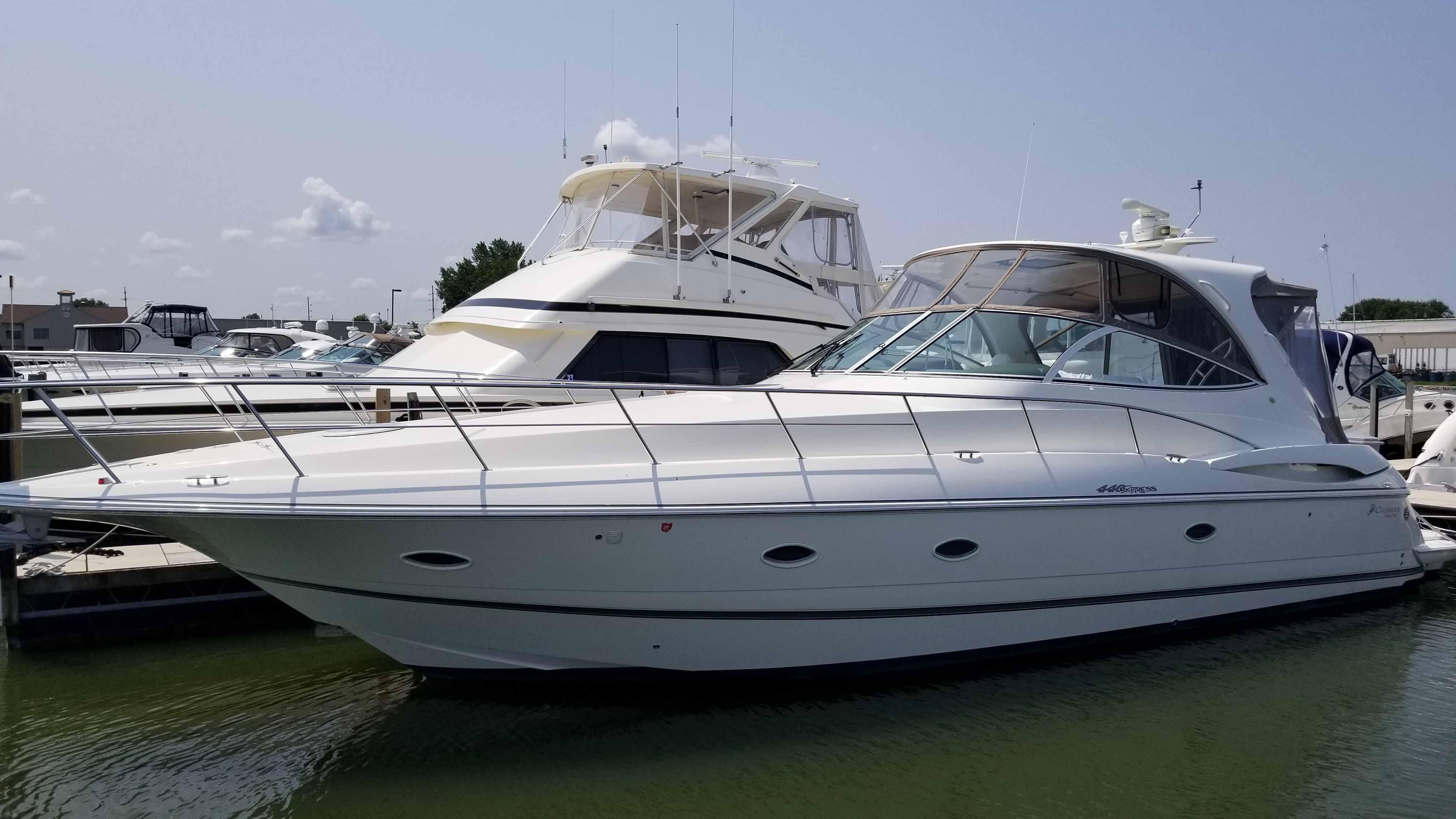 cruisers yachts 440 express for sale